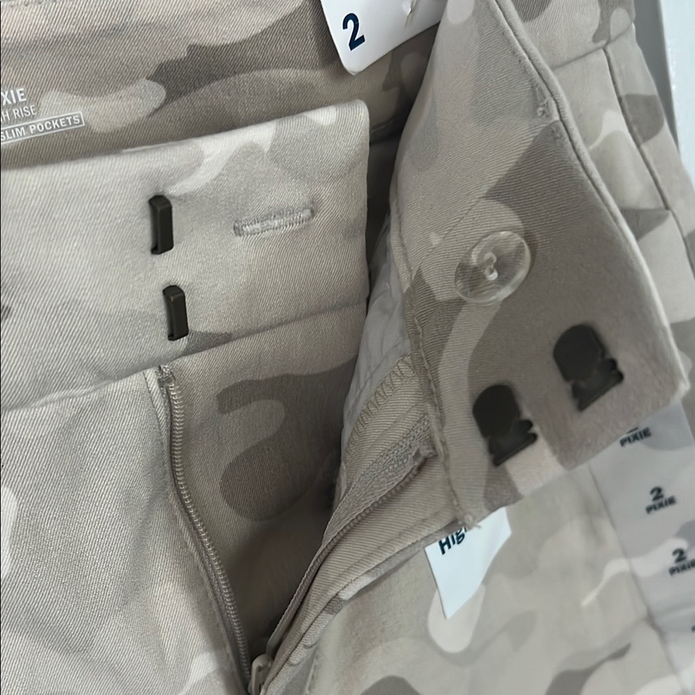 Old Navy Camouflage Pants - Beige and Tan pixie style size 2 - Picture 3 of 5